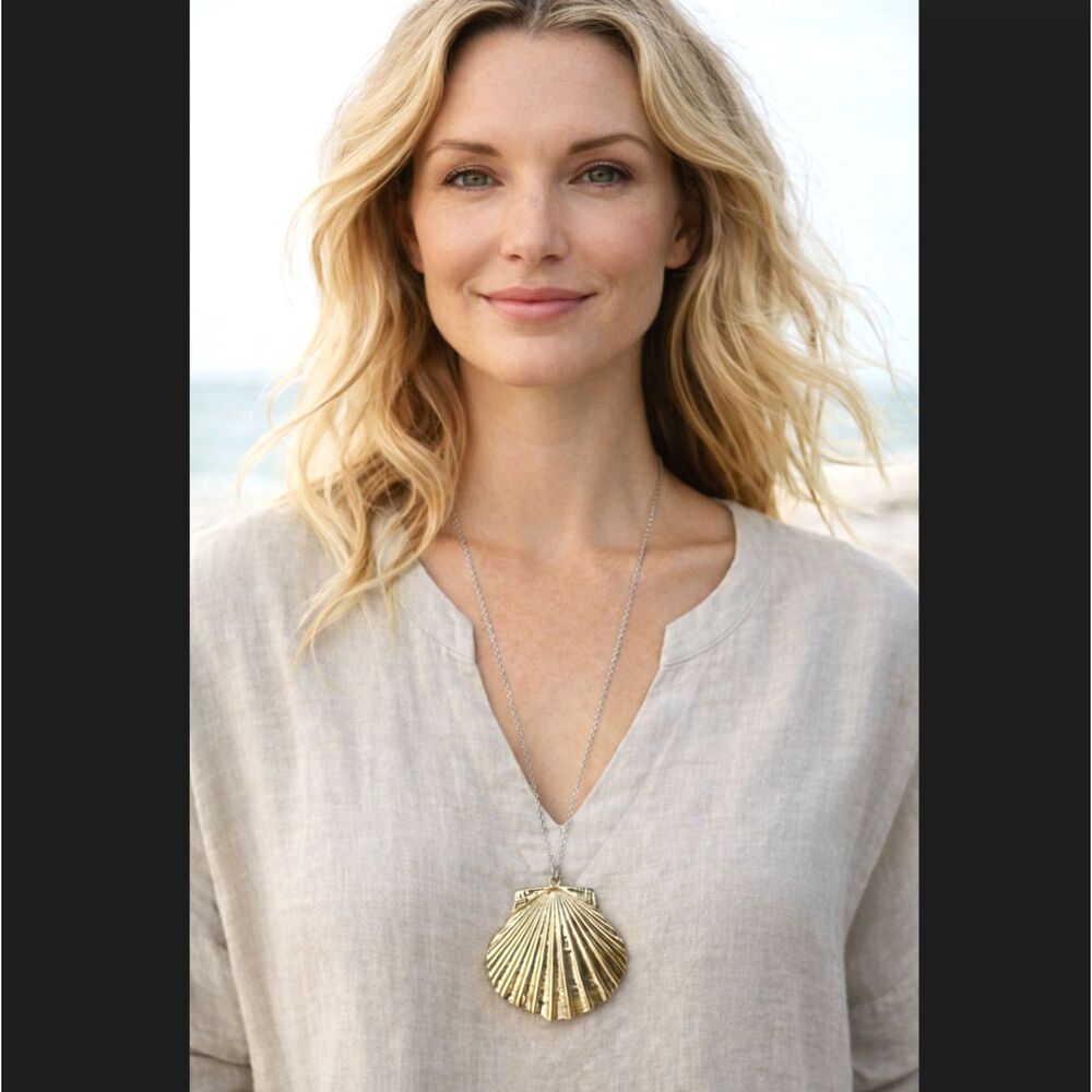 J Jill Shell Pendant Necklace Gold Scallop Beach Coastal Resort Adjustable Slide